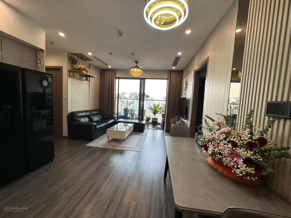 Modern Vinhomes Ocean Park Apartment with Views
