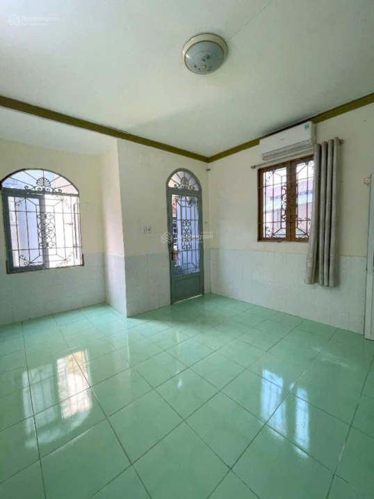 Corner House with Two Floors in District 4
