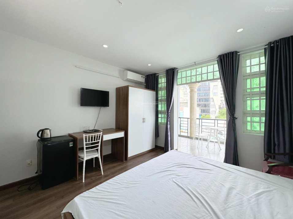 Modern Studio with Balcony near UEF