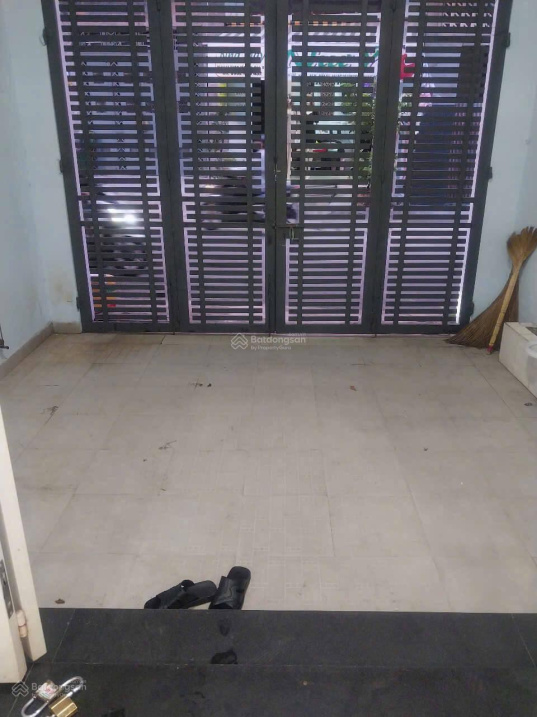 Spacious 3-Bedroom House for Rent on Phan Van Tri Street