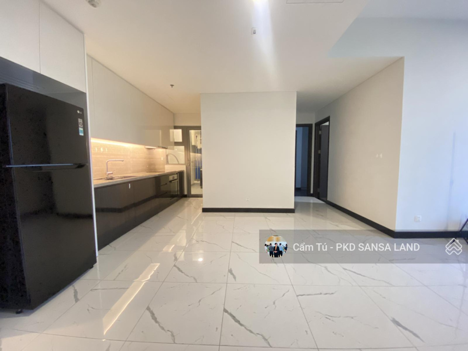 Modern 2-Bed Empire City Apartment with Views