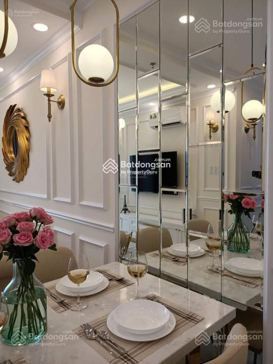 Viva Riverside Apartment in District 6, Spacious and Bright