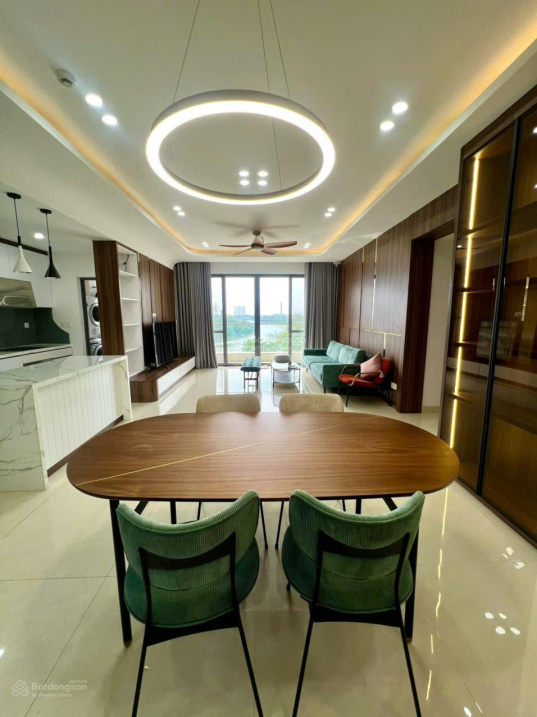 Luxury River View Apartment in Riverpark Premier