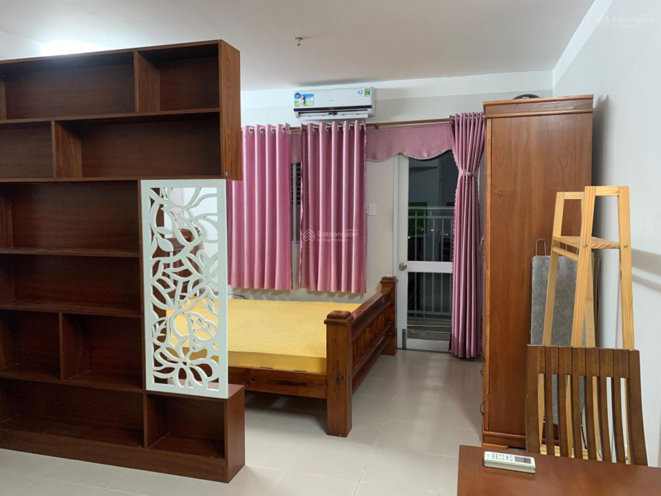 Furnished Studio Apartment with Modern Kitchen