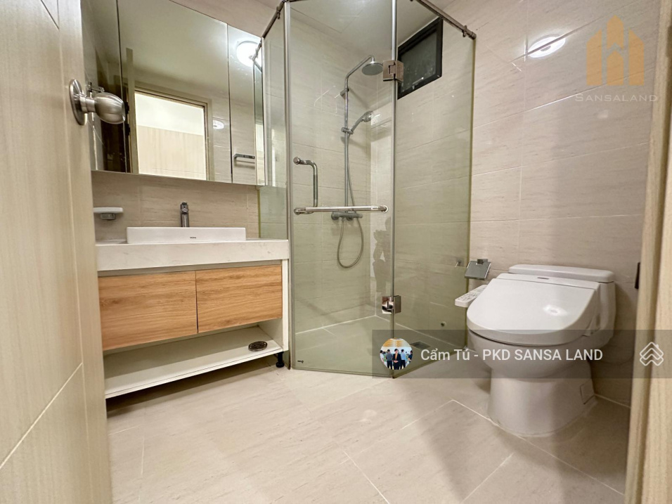 Modern 2-Bedroom Apartment with Full Amenities