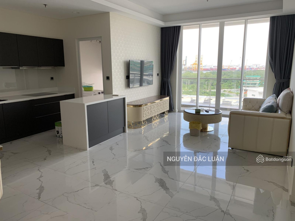 Luxurious 3-Bedroom Sarina Sala Apartment with Balconies
