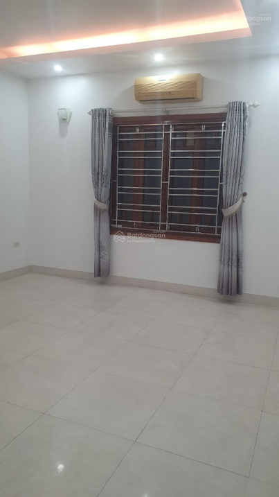 Spacious 4-Floor Townhouse with Multiple Bedrooms