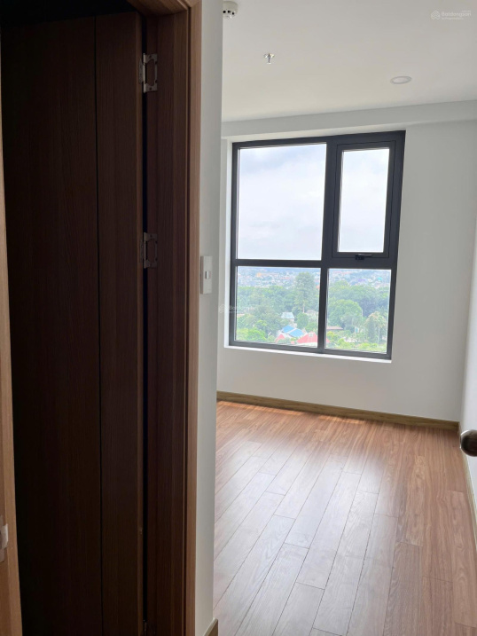 Modern 2-Bedroom Apartment with City Views