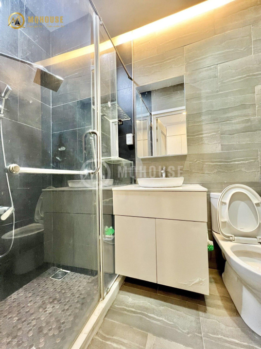 Modern Studio Apartment with Designer Finishes