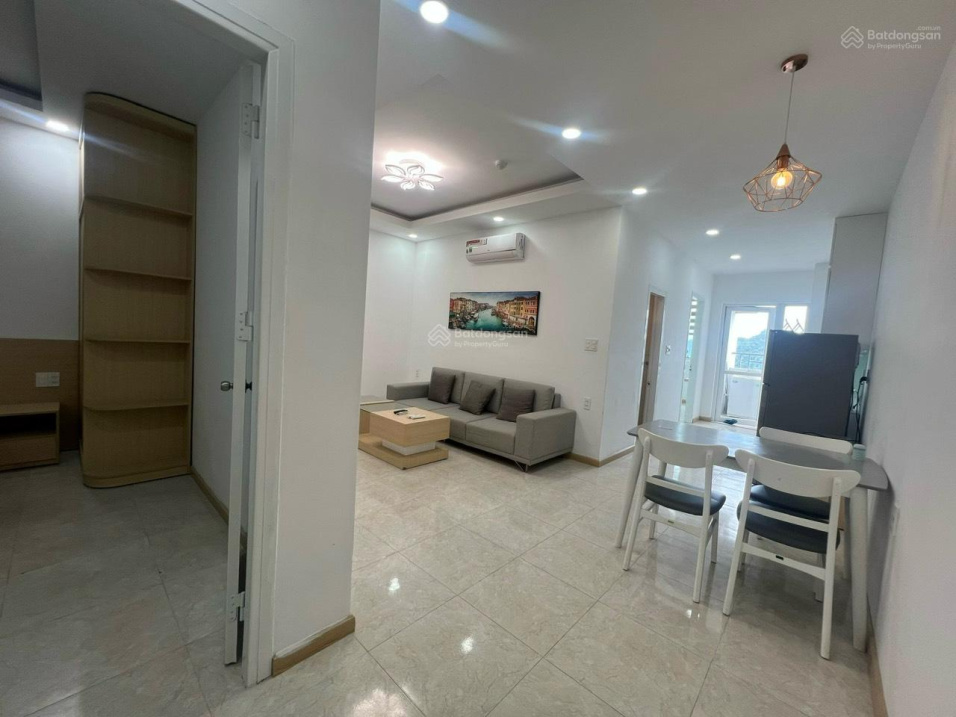 Seafront 2-Bed Apartment in Muong Thanh Complex
