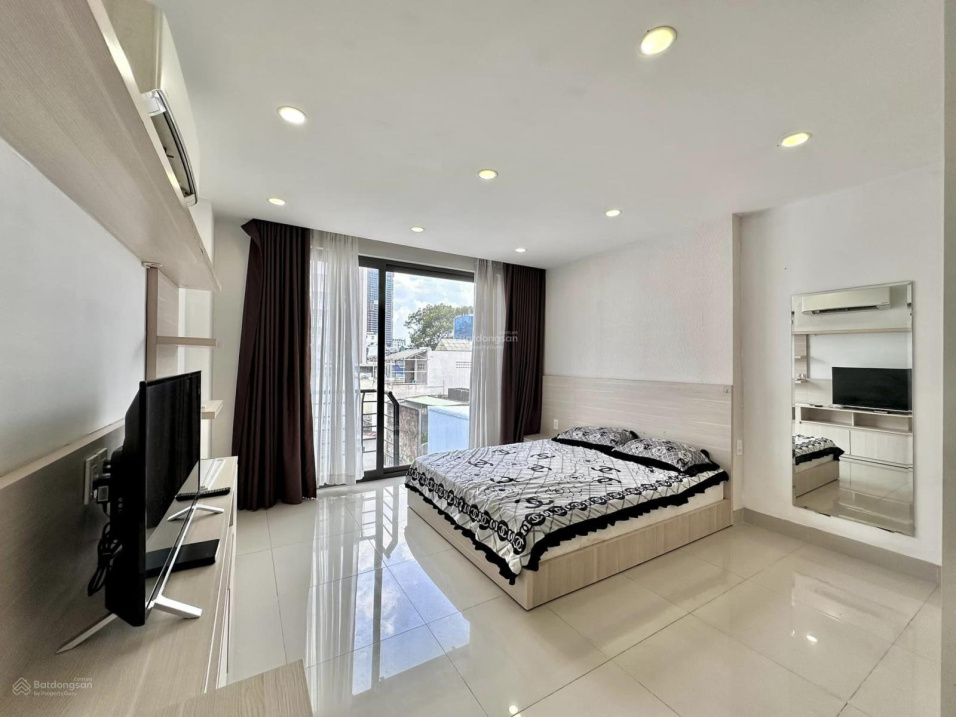 Modern 3-Bedroom Luxury Apartment in Kingston Residence
