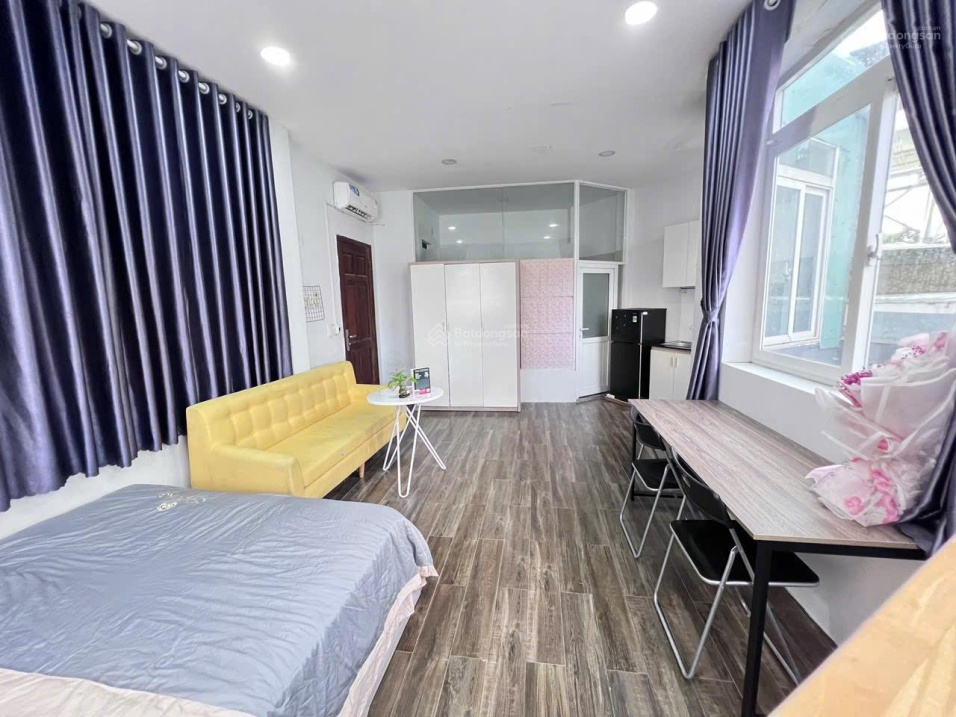 Studio Apartment near District 1 and 3, Spacious and Bright