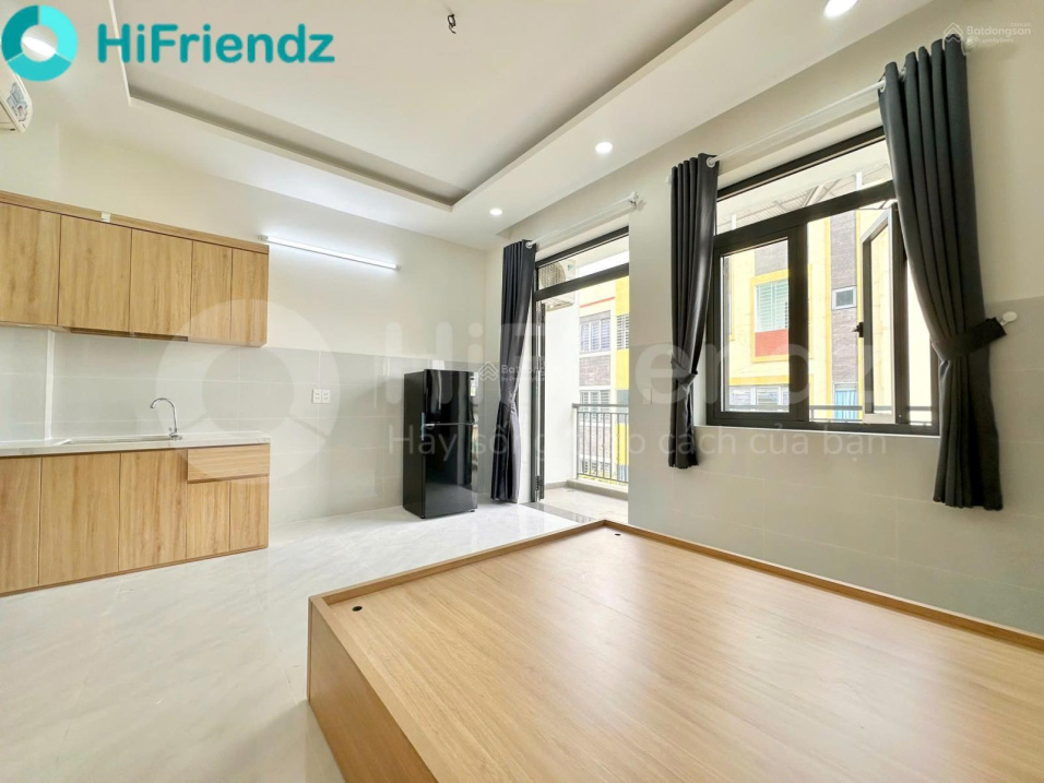 Modern Studio Near Gigamall with Balcony