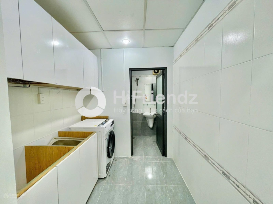 Modern Studio with Washing Machine in District 3
