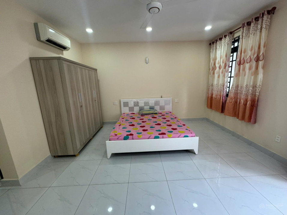 Modern 45m² Apartment with Balcony and Kitchen