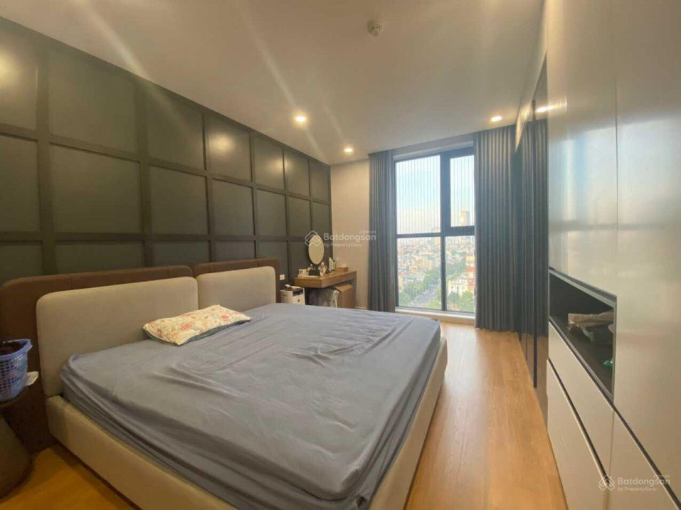 Modern 2-Bed Apartment in Chelsea Residences