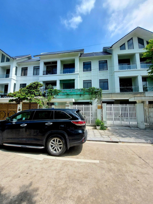 Spacious 114m² Townhouse in Geleximco Complex
