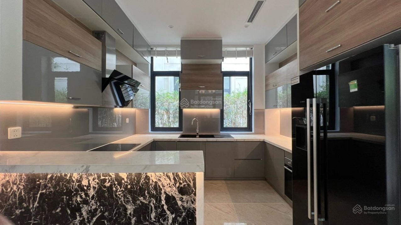 Modern 72m² Apartment with Landmark 81 View
