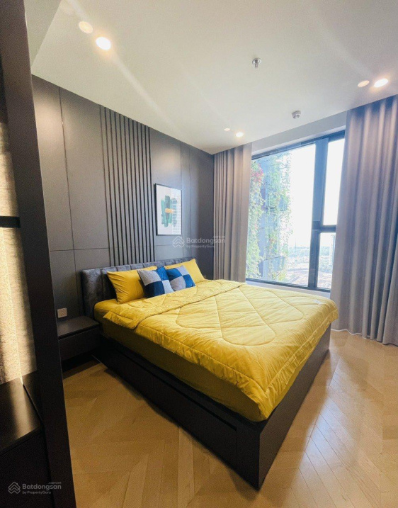 Modern 2-bedroom apartment with designer interior
