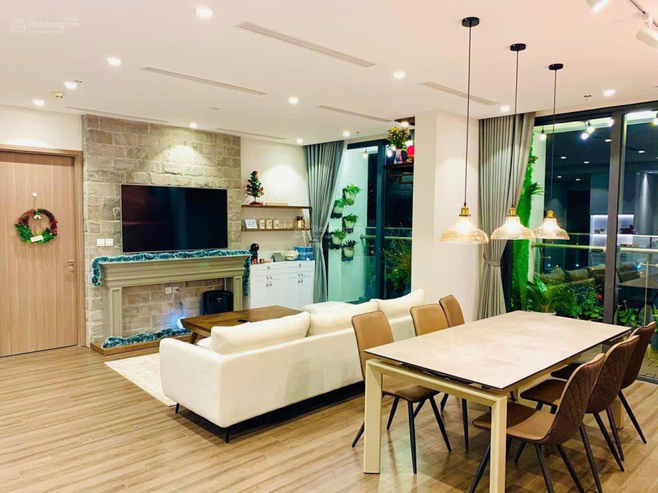 Fully Furnished 3-Bedroom Apartment with High-End Amenities
