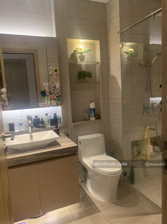 Modern 2-Bedroom Corner Unit Near Viet-Uc School