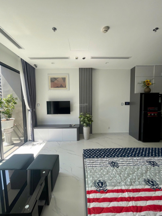 Beautiful Studio Apartment with Balcony and Sea View