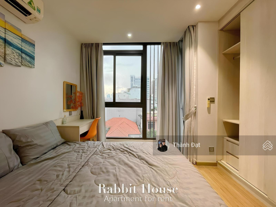 Modern 1-Bedroom Apartment with City View