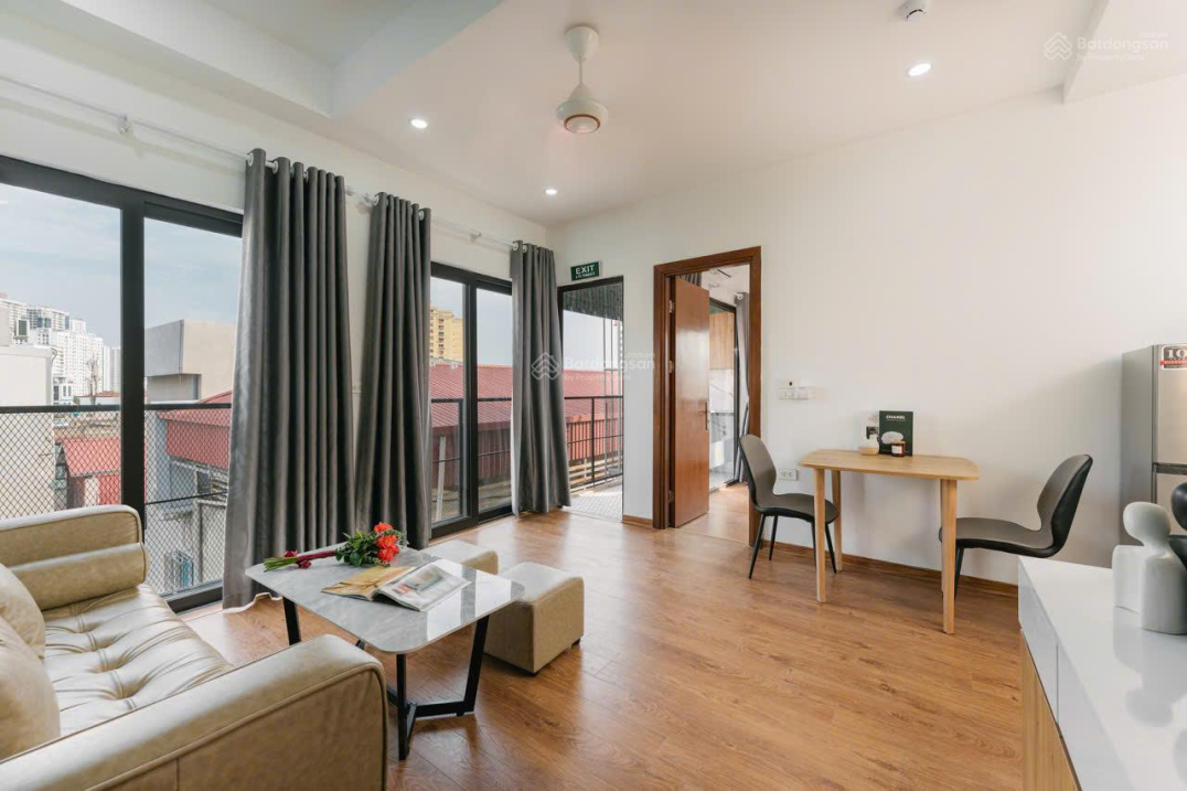 Modern 1-Bedroom Apartment Near Dong Da District