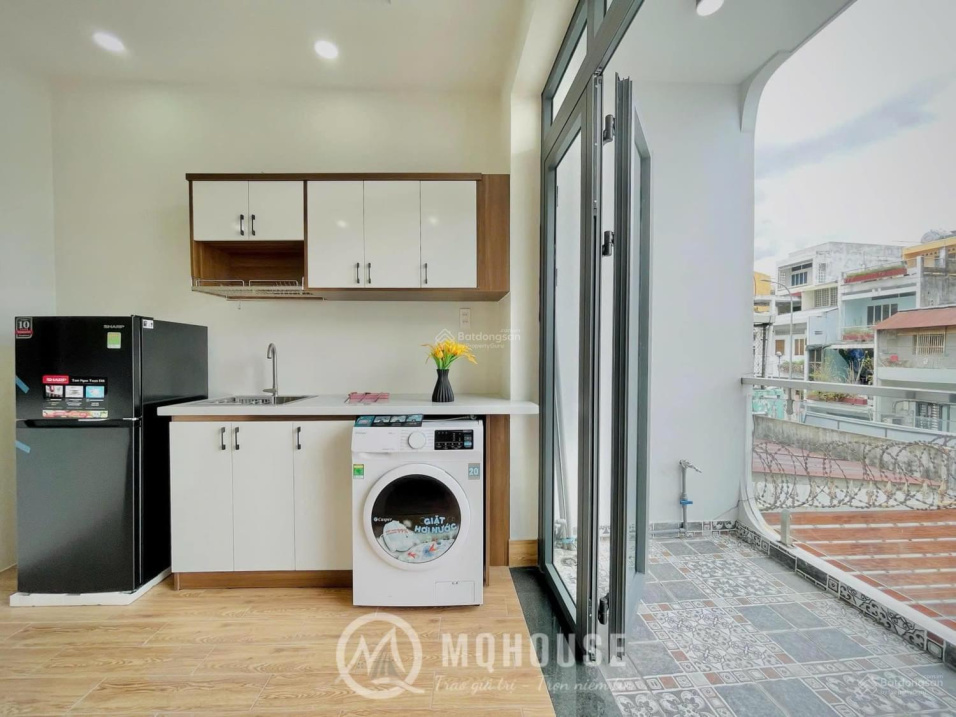 Modern Studio with Balcony Near Dien Bien Phu