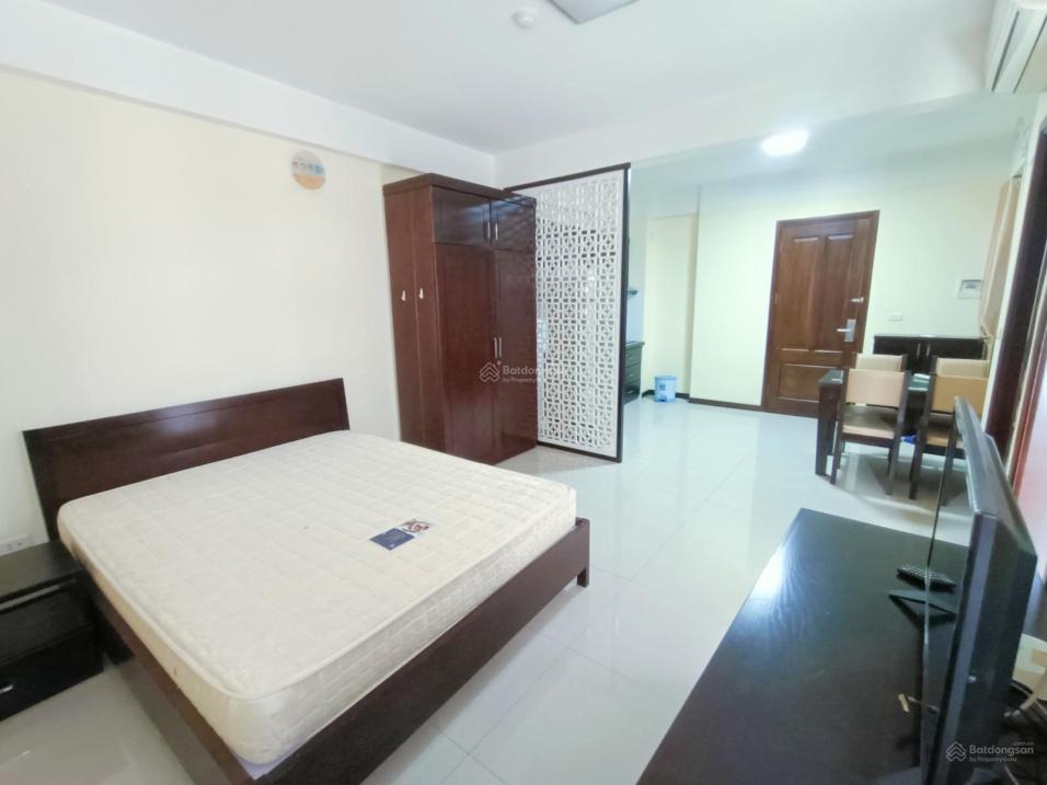 Studio Apartment Near Keangnam with Modern Amenities