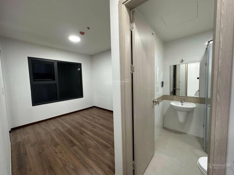 Modern Two-Bedroom Apartment Near Vincom Di An