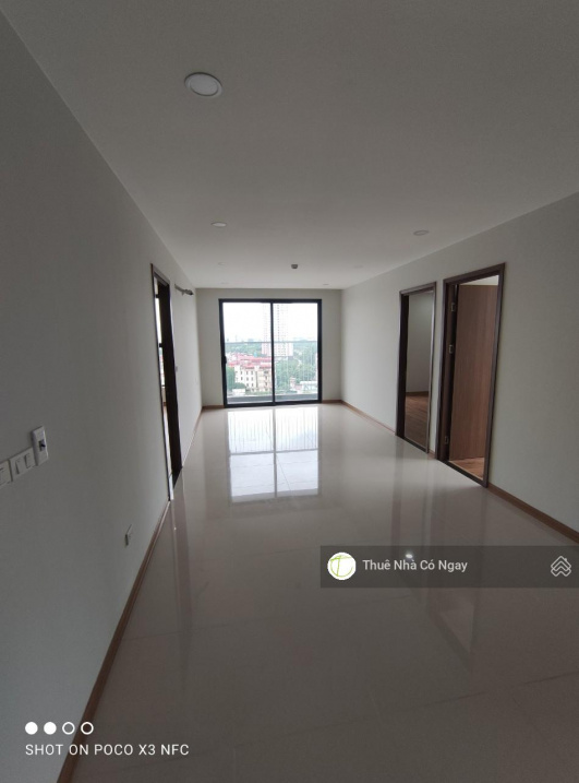 Modern 3BR Corner Apartment with Lake View
