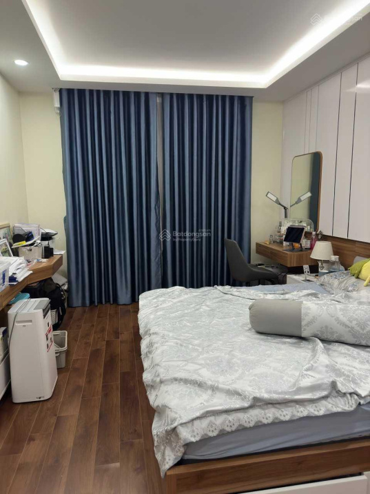 Spacious 3-bedroom apartment at 60 Hoang Quoc Viet, Cau Giay, Hanoi
