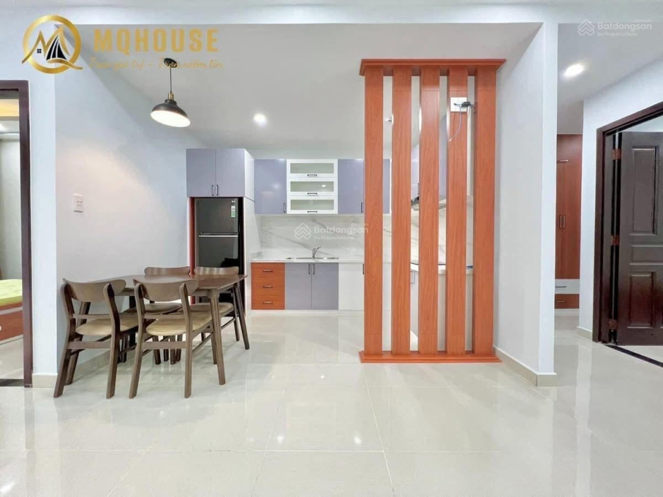 Modern 2 Bedroom Apartment with Private Garden