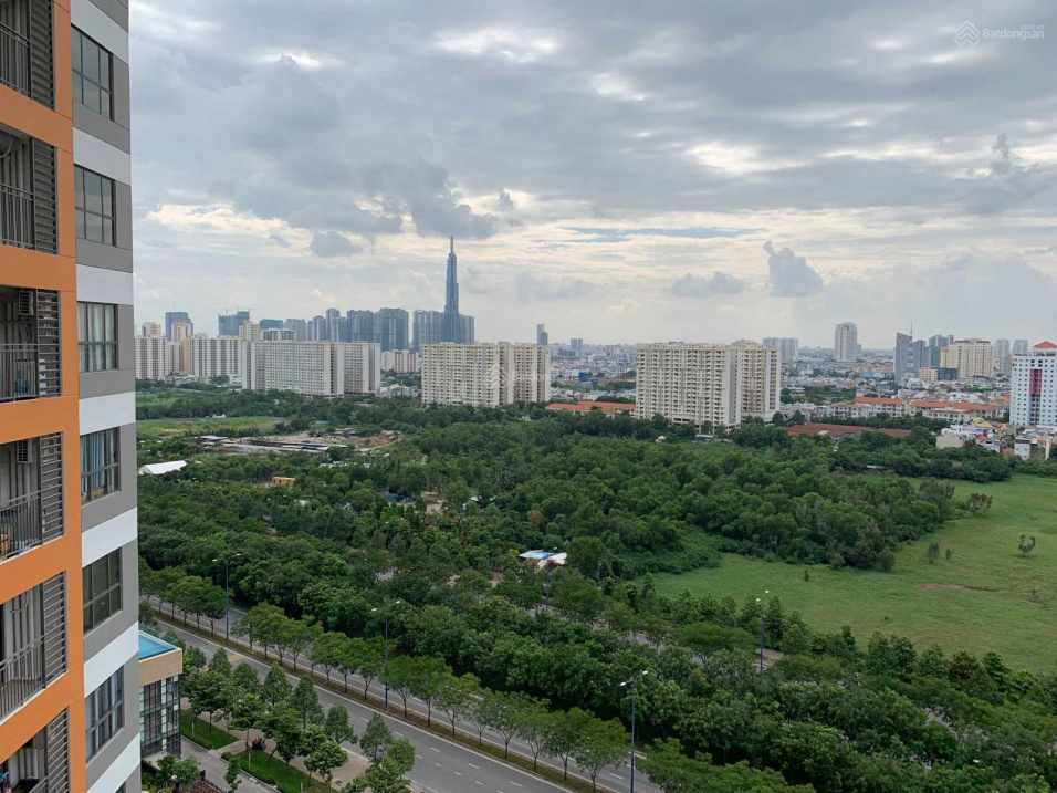 2 Bedroom Apartment in Q7 Boulevard with City View