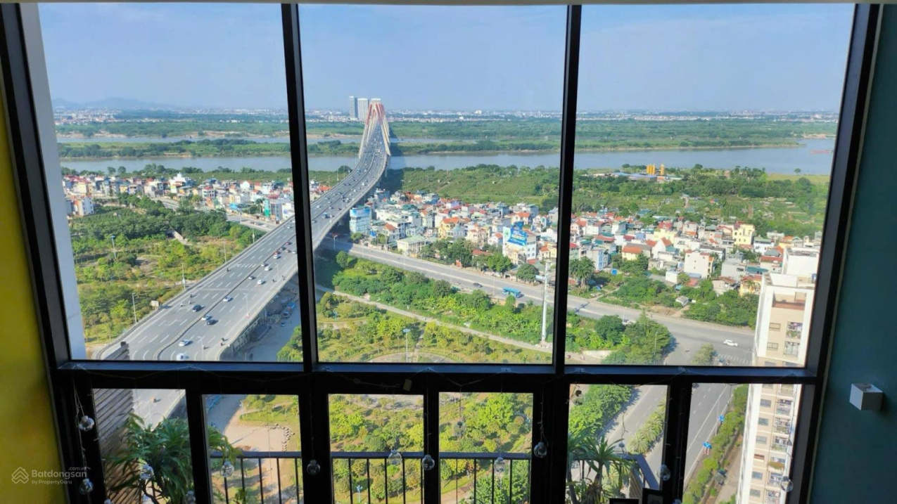 Modern 1-Bed Apartment with Bridge View