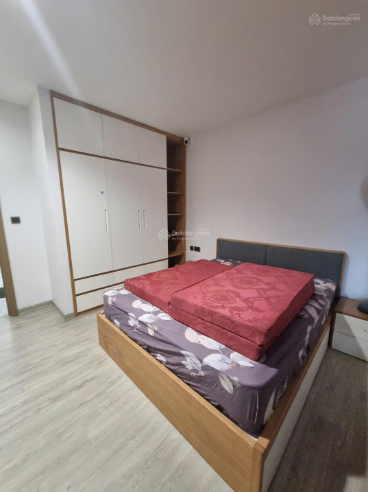 Modern 2-Bedroom High Floor Apartment with Balcony