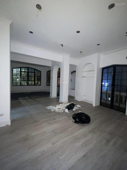 Large 4-Floor Commercial Space on Tran Dai Nghia