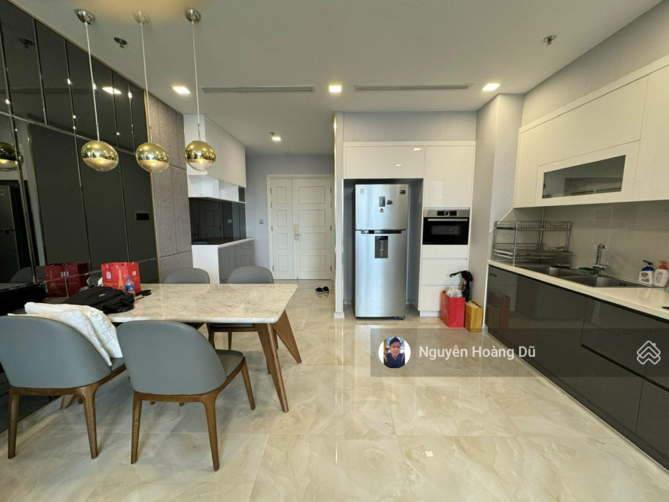 Modern 2-Bed Apartment with Bitexco Bridge View
