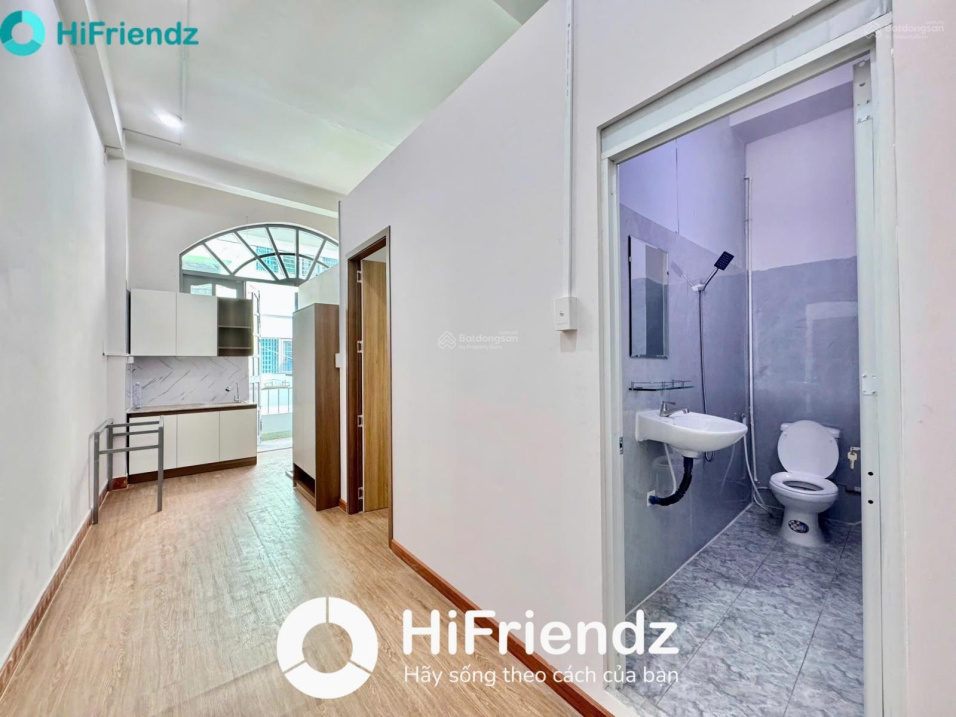 Modern 2-Bedroom Apartment with Balcony in Tran Van Quang