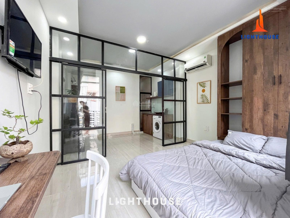 Modern Studio Apartment with Full Amenities