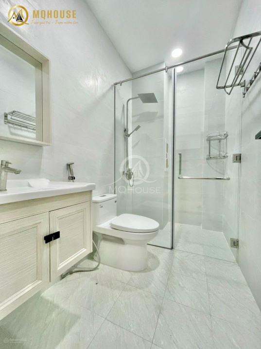 Modern Studio Apartment with Full Amenities