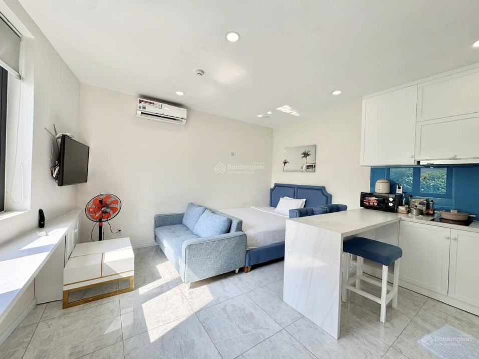 Compact Studio Apartment in Urban Location
