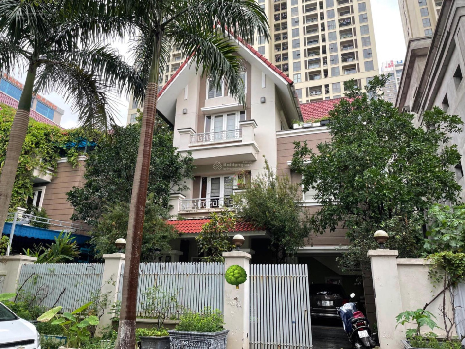 Spacious 4-Bedroom Villa in Van Quan