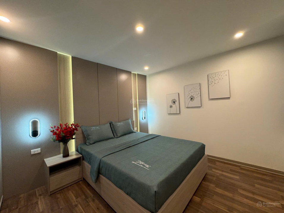 Modern 3-Bedroom Apartment with Designer Interior