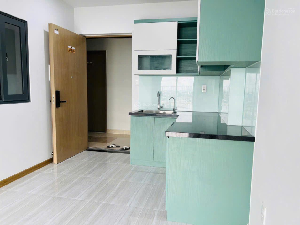 Modern 1BR Apartment with Balcony