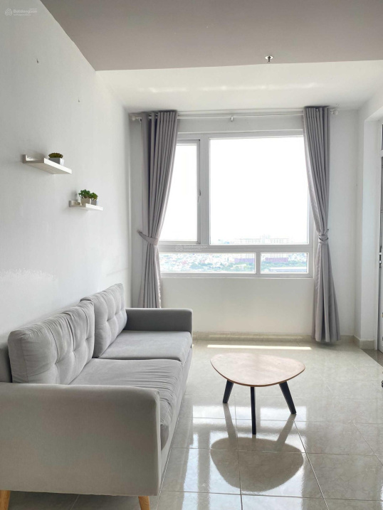 Modern 1-Bedroom Apartment with River View