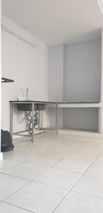 Spacious 58m² Apartment with 2 Bedrooms Near Lakeview