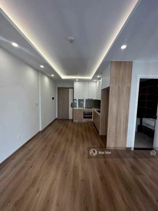 1-Bedroom Modern Apartment with Pool View