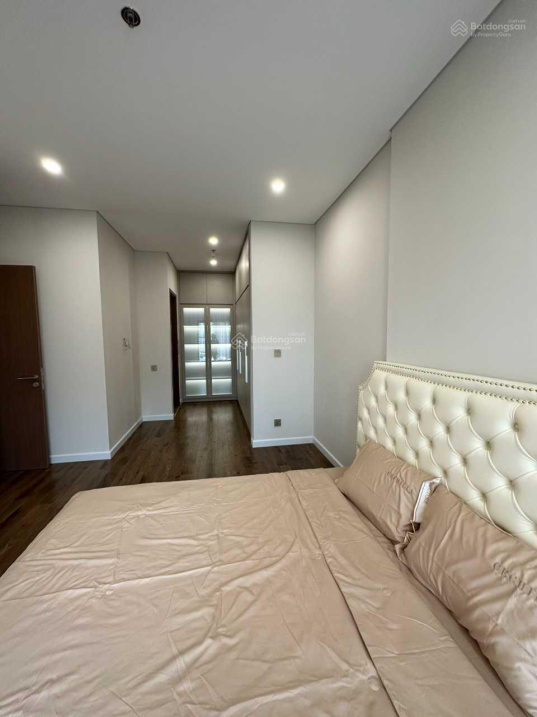 Modern 2-Bedroom Apartment in Hoang Thanh Pearl